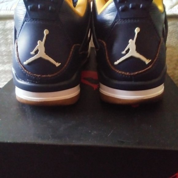 Jordan 4 dunk from above main image 5